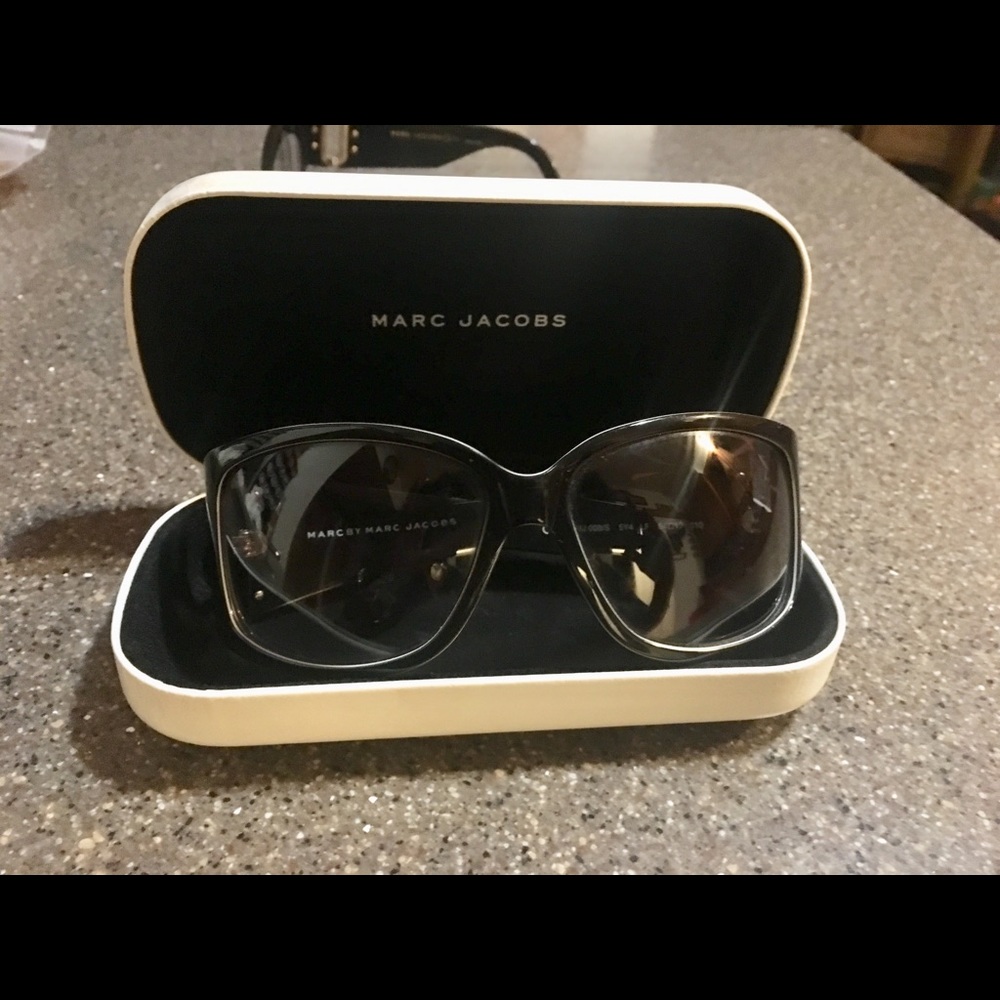 Marc Jacobs Authentic sunglasses